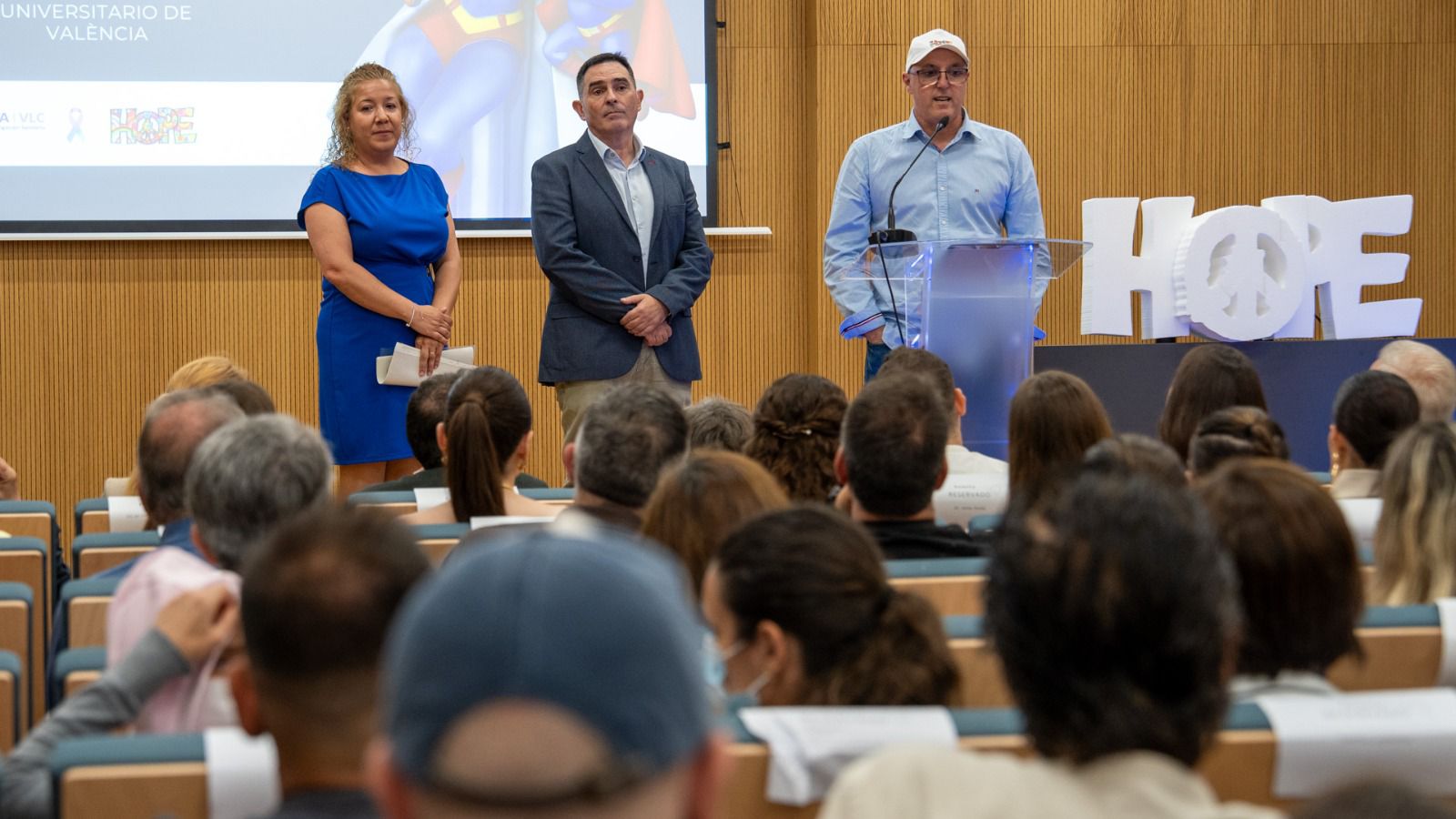 Acto de entrega de fondos a INCLIVA