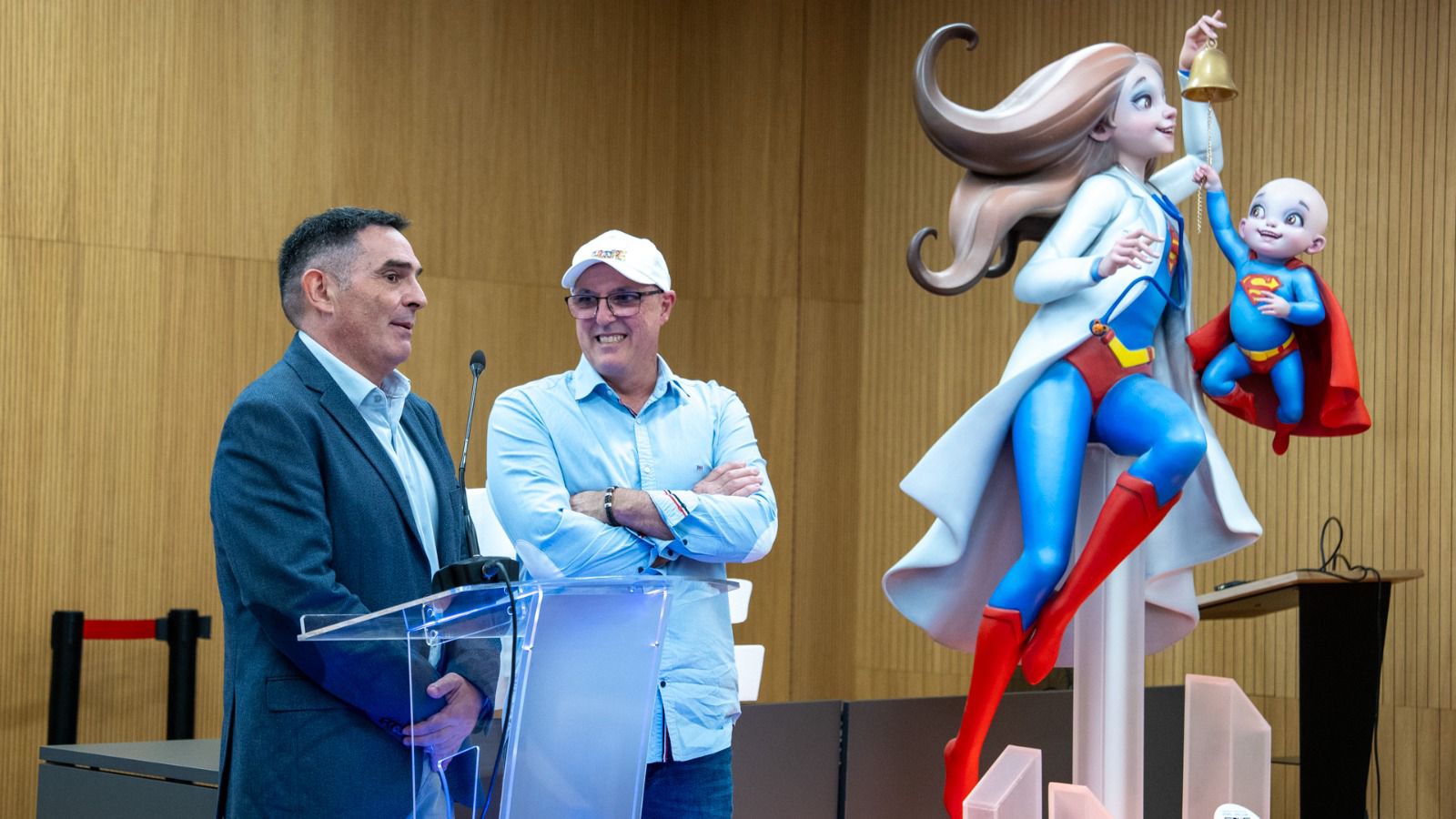 Acto de entrega de fondos a INCLIVA