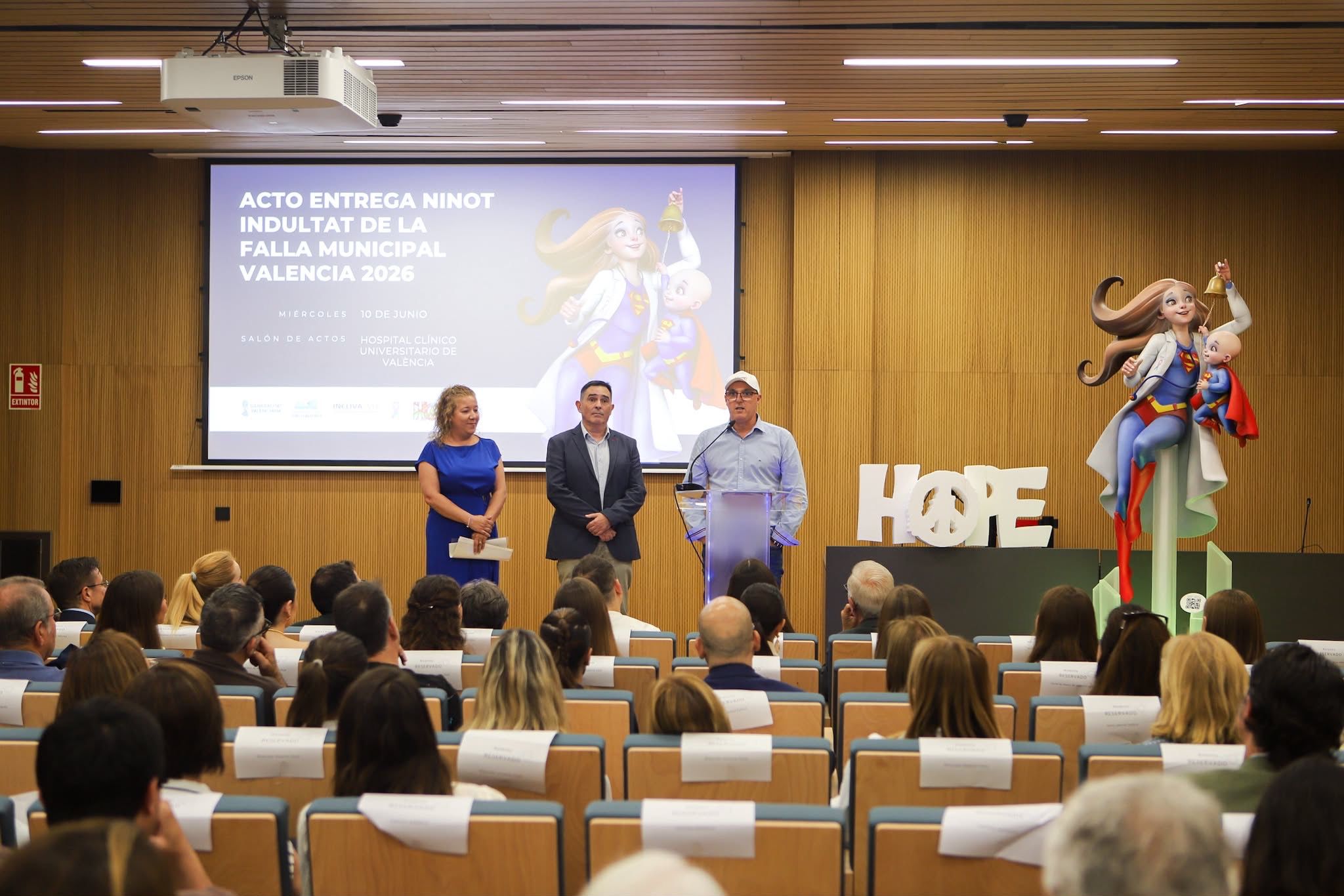 Acto de entrega de fondos a INCLIVA